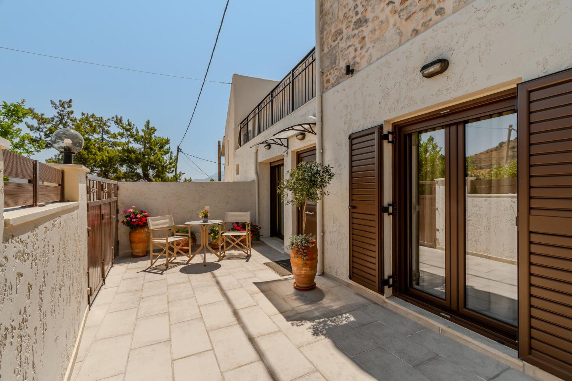 Villa Casa Kastella, Private Jacuzzi & Bbq Facilities! Angouselianá Exterior foto